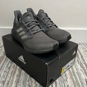 ADIDAS-ULTRABOOST 20-SIZE 8 US M